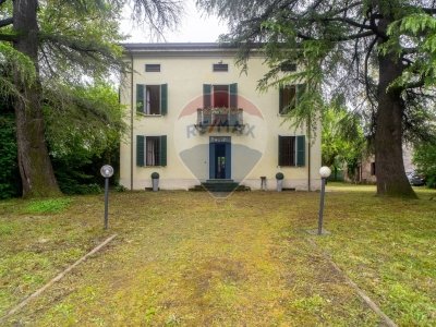 casa indipendente in vendita a Ferrara