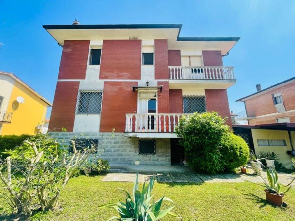 casa indipendente in vendita a Ferrara in zona San Martino