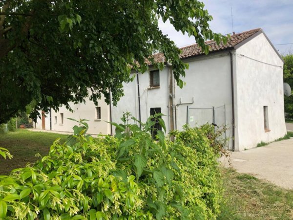 casa indipendente in vendita a Ferrara in zona Ravalle