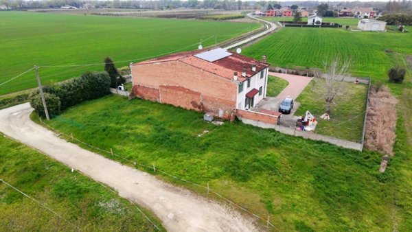 terreno edificabile in vendita a Ferrara in zona Aguscello