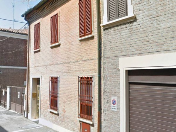 casa indipendente in vendita a Ferrara in zona Centro Storico