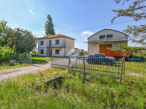 casa indipendente in vendita a Ferrara in zona San Bartolomeo in Bosco