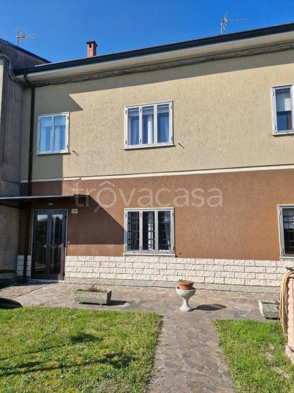 casa indipendente in vendita a Ferrara