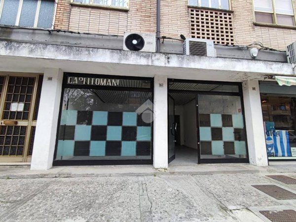 negozio in vendita a Ferrara