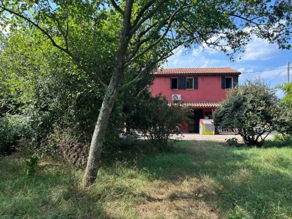 casa indipendente in vendita a Ferrara in zona Monestirolo