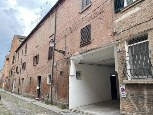 appartamento in vendita a Ferrara in zona Centro Storico