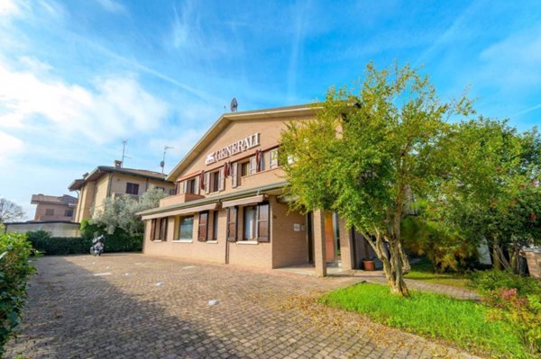 casa indipendente in vendita a Ferrara in zona Centro Storico