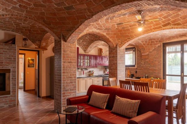 casa indipendente in vendita a Ferrara in zona Quartesana