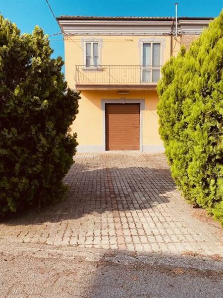 casa indipendente in vendita a Ferrara in zona Denore
