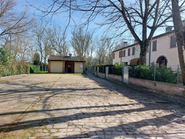casa indipendente in vendita a Ferrara in zona Porotto / Cassana