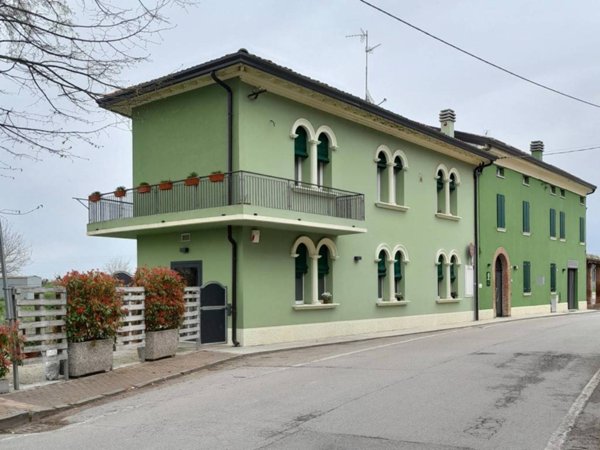 casa indipendente in vendita a Ferrara in zona Centro Storico
