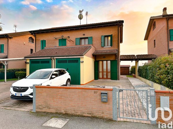 casa indipendente in vendita a Ferrara in zona Montalbano