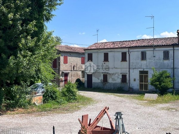 appartamento in vendita a Ferrara in zona Montalbano