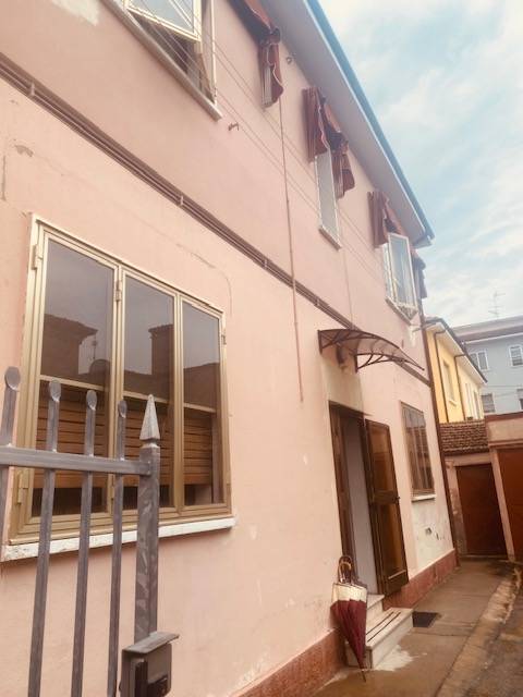 casa indipendente in vendita a Ferrara