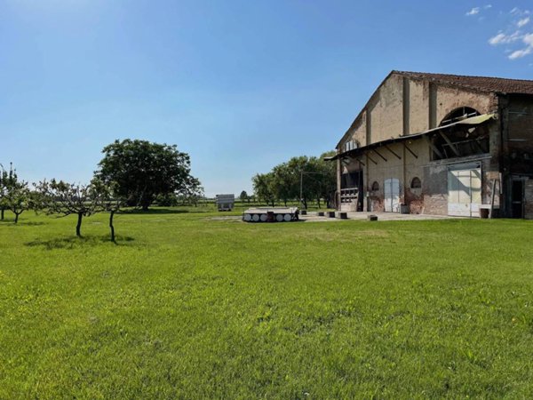 casa indipendente in vendita a Ferrara in zona San Martino