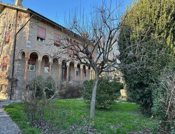 casa indipendente in vendita a Ferrara