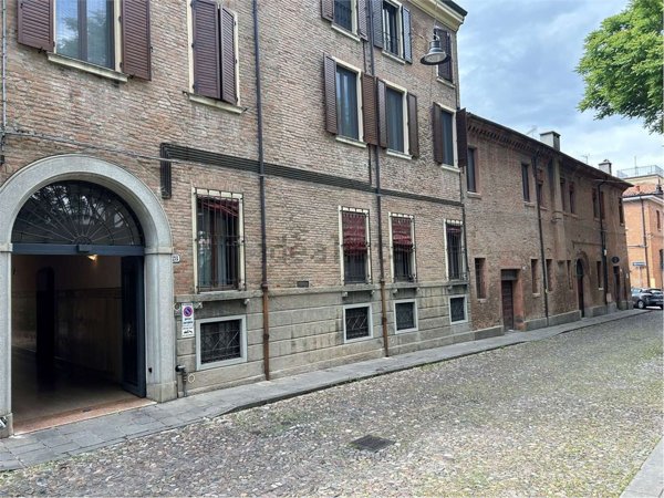 appartamento in vendita a Ferrara in zona Centro Storico