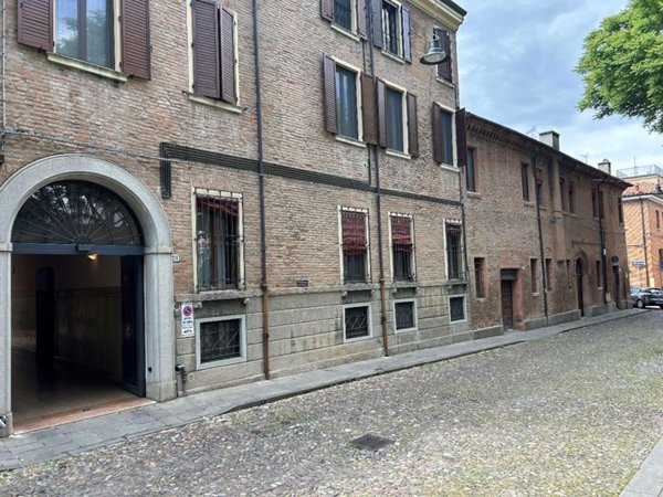 appartamento in vendita a Ferrara in zona Centro Storico