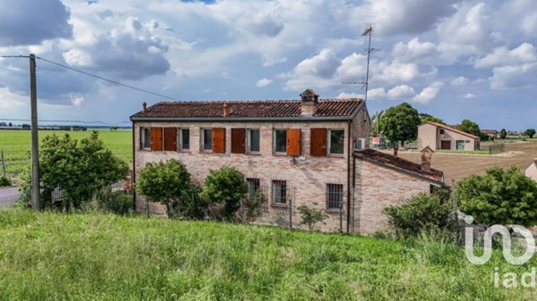 casa indipendente in vendita a Ferrara in zona Contrapò