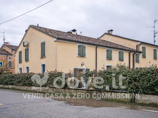 casa indipendente in vendita a Ferrara in zona Baura