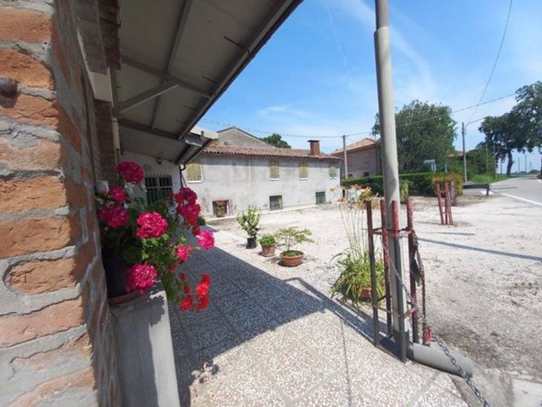 casa indipendente in vendita a Ferrara in zona Marrara
