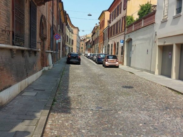 casa indipendente in vendita a Ferrara