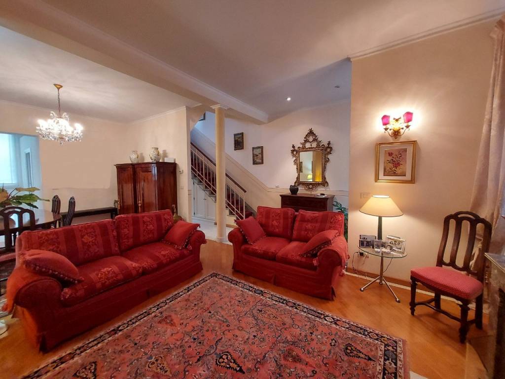 casa indipendente in vendita a Ferrara in zona Centro Storico