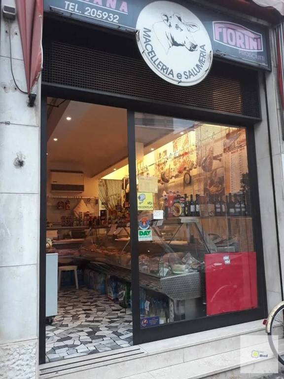 negozio in vendita a Ferrara in zona Centro Storico