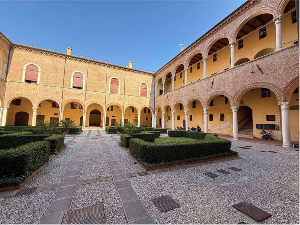 appartamento in vendita a Ferrara in zona Centro Storico