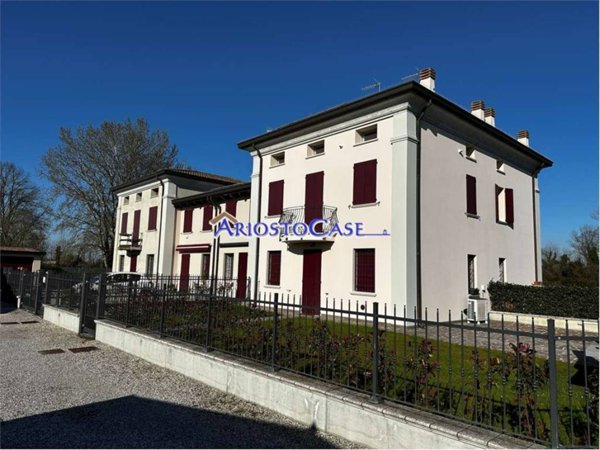 casa indipendente in vendita a Ferrara