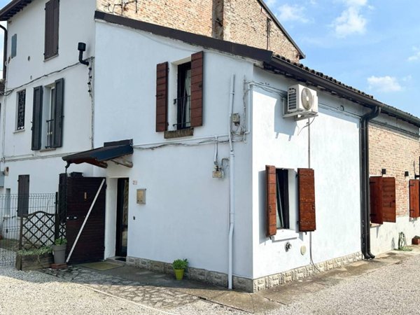 casa indipendente in vendita a Ferrara in zona San Martino