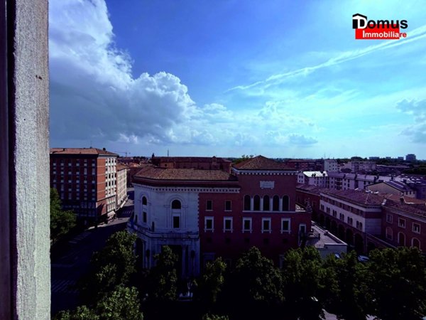 appartamento in vendita a Ferrara in zona Centro Storico