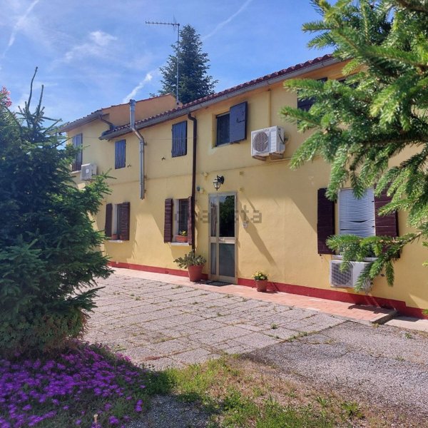 casa indipendente in vendita a Ferrara in zona San Bartolomeo in Bosco