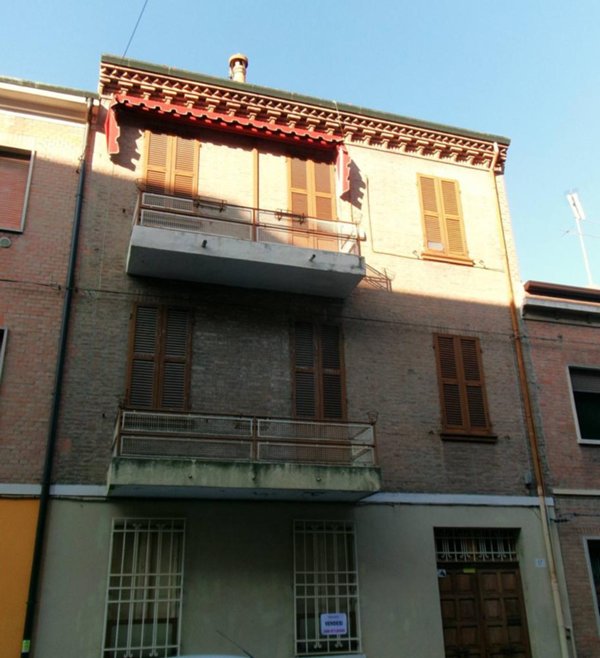 casa indipendente in vendita a Ferrara