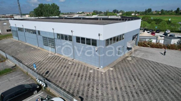 locale commerciale in vendita a Ferrara in zona Centro Storico
