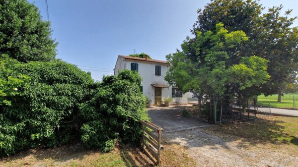 casa indipendente in vendita a Ferrara in zona Montalbano