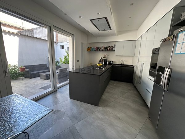 casa indipendente in vendita a Ferrara in zona Centro Storico