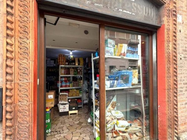 negozio in vendita a Ferrara