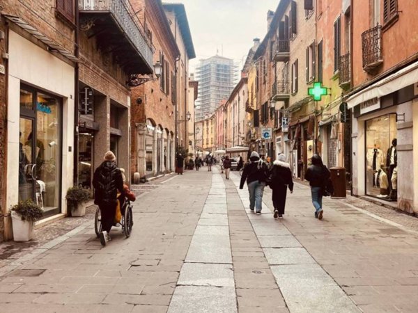 negozio in vendita a Ferrara in zona Centro Storico