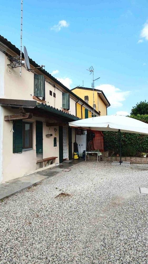 casa indipendente in vendita a Ferrara in zona San Martino