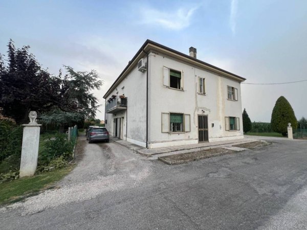 casa indipendente in vendita a Ferrara in zona San Martino