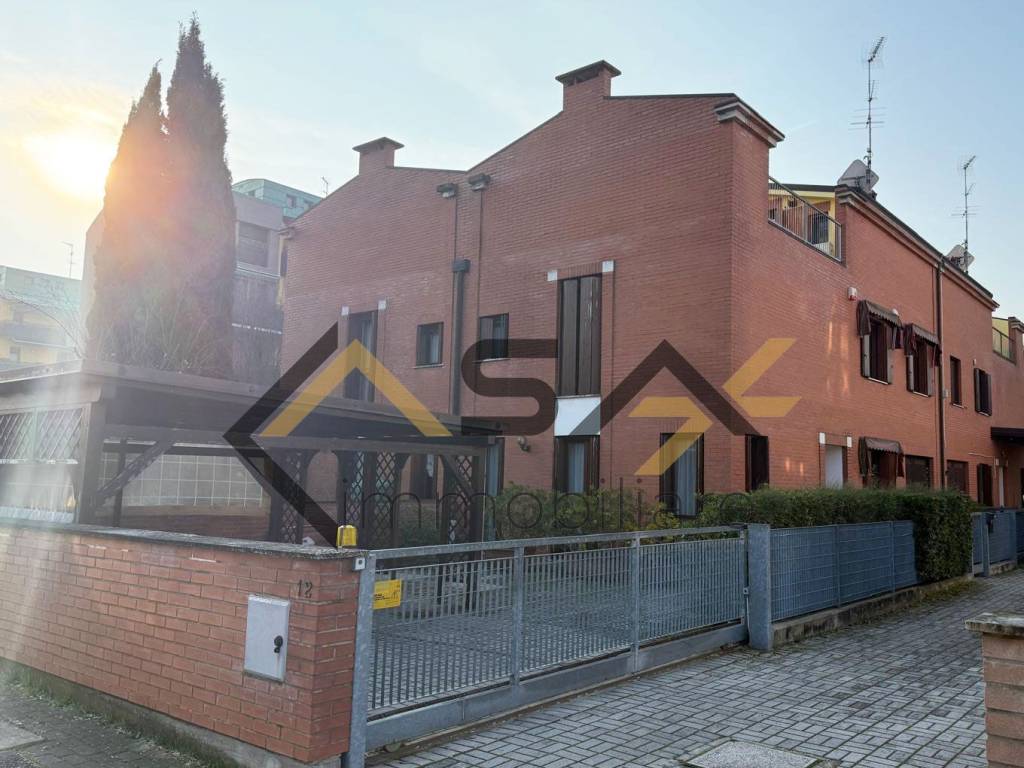 casa indipendente in vendita a Ferrara