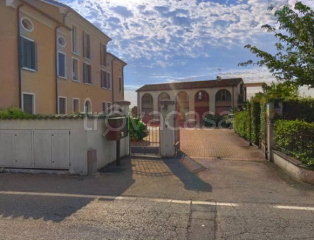 appartamento in vendita a Ferrara in zona Correggio