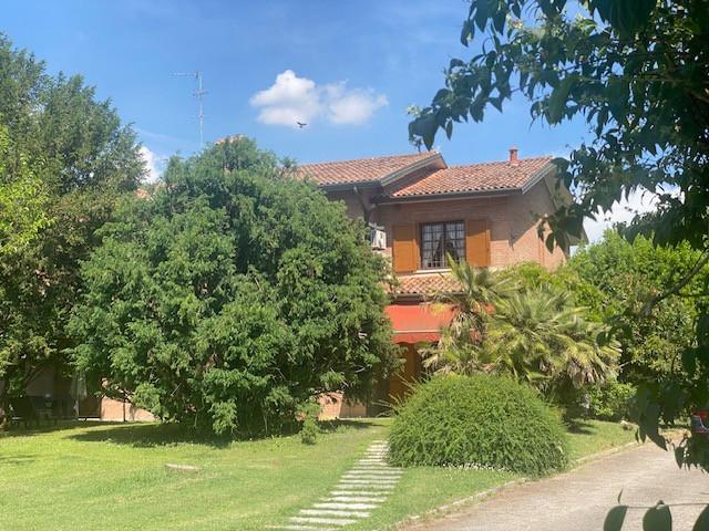 casa indipendente in vendita a Ferrara in zona Cona