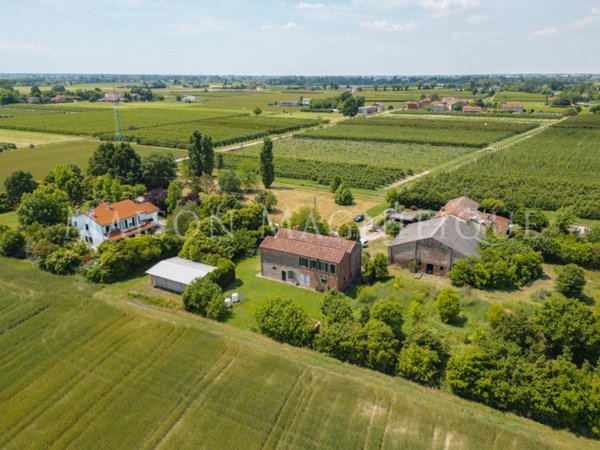 casa indipendente in vendita a Ferrara in zona Fossanova San Biagio