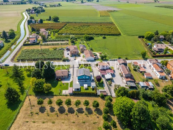 casa indipendente in vendita a Ferrara in zona Sant'Egidio / Gaibanella