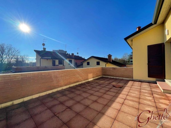 appartamento in vendita a Ferrara in zona Centro Storico