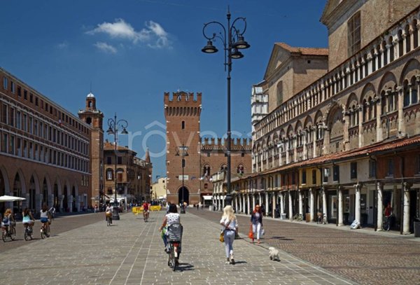 negozio in vendita a Ferrara in zona Centro Storico