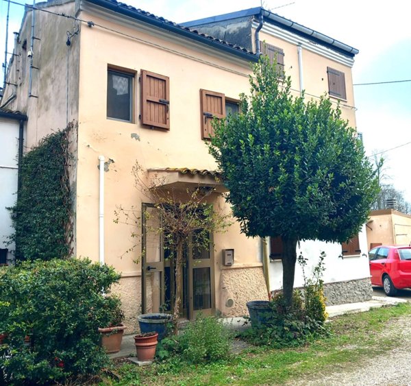 casa indipendente in vendita a Ferrara in zona Fossanova San Marco
