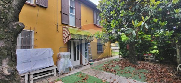 casa indipendente in vendita a Ferrara in zona San Bartolomeo in Bosco